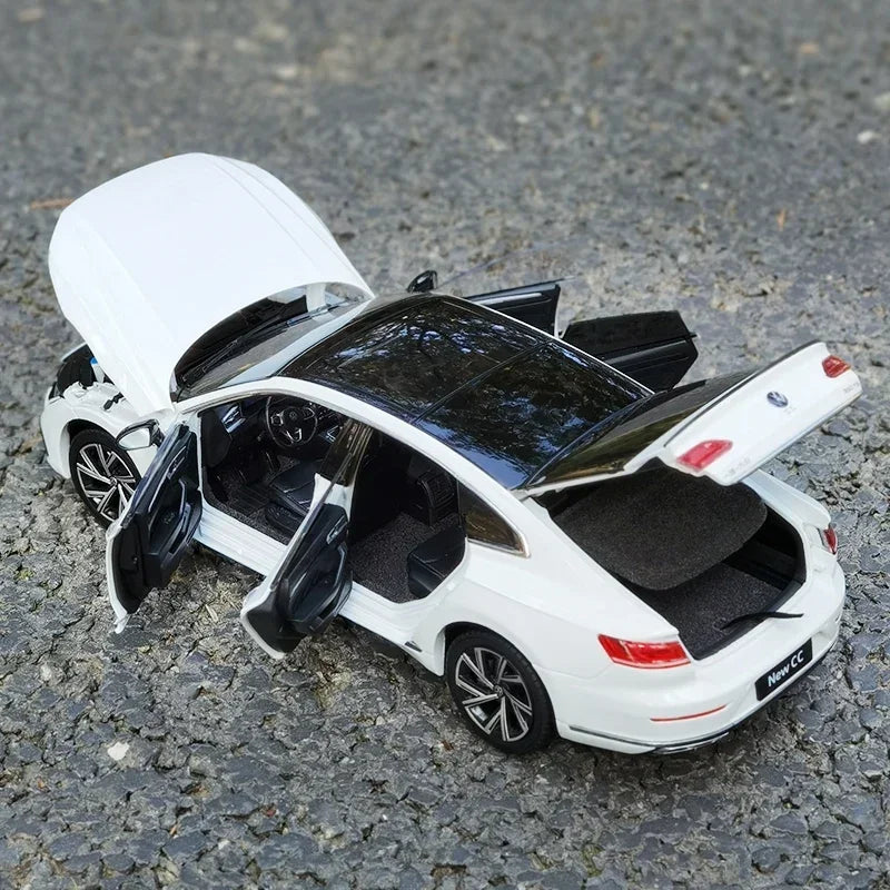 1:18 Original 2021 Volkswagen CC diecast alloy model, children's collection of decorative toys, holiday gifts for children.