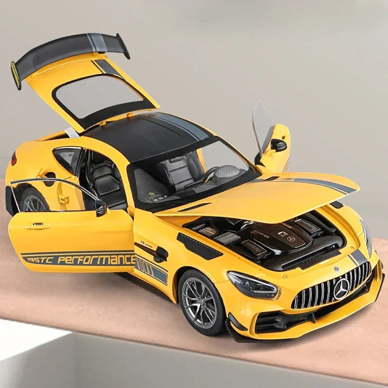 1:18 Scale Benz GT R