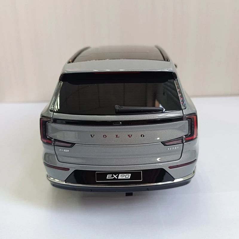 1/18 Diecast Model Car Model EX90 Gifts for Collectors