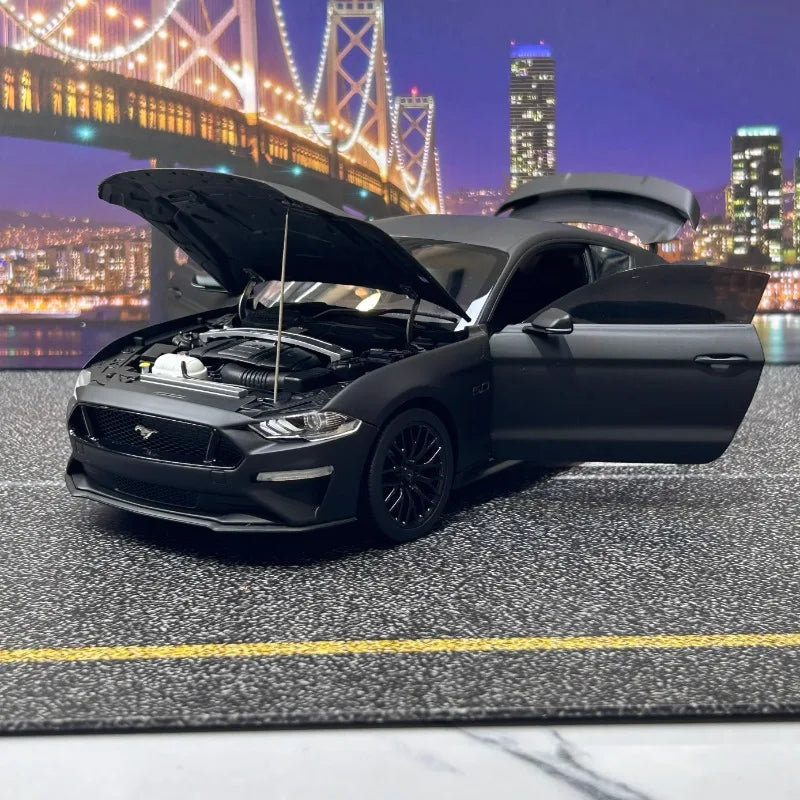Master Diecast 1/18 Scale Ford Mustang 2019 Sports Car Model Alloy Ford Mustang 2019 Toy Car Model Collect Ornament Toy for Boy