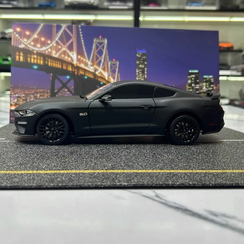 Master Diecast 1/18 Scale Ford Mustang 2019 Sports Car Model Alloy Ford Mustang 2019 Toy Car Model Collect Ornament Toy for Boy
