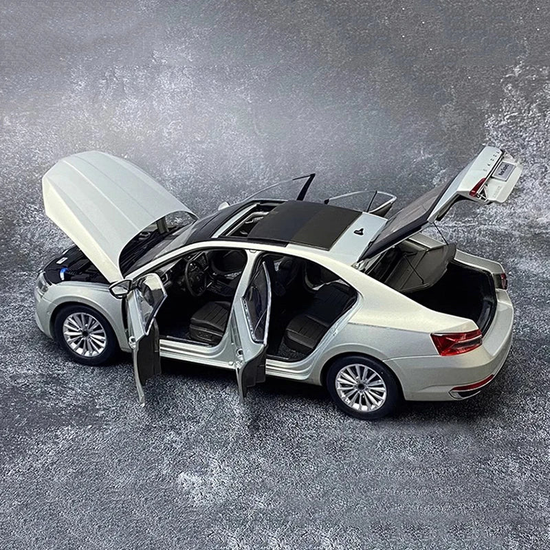 Original 1:18 New Superb Alloy Car Model Collection +small gift