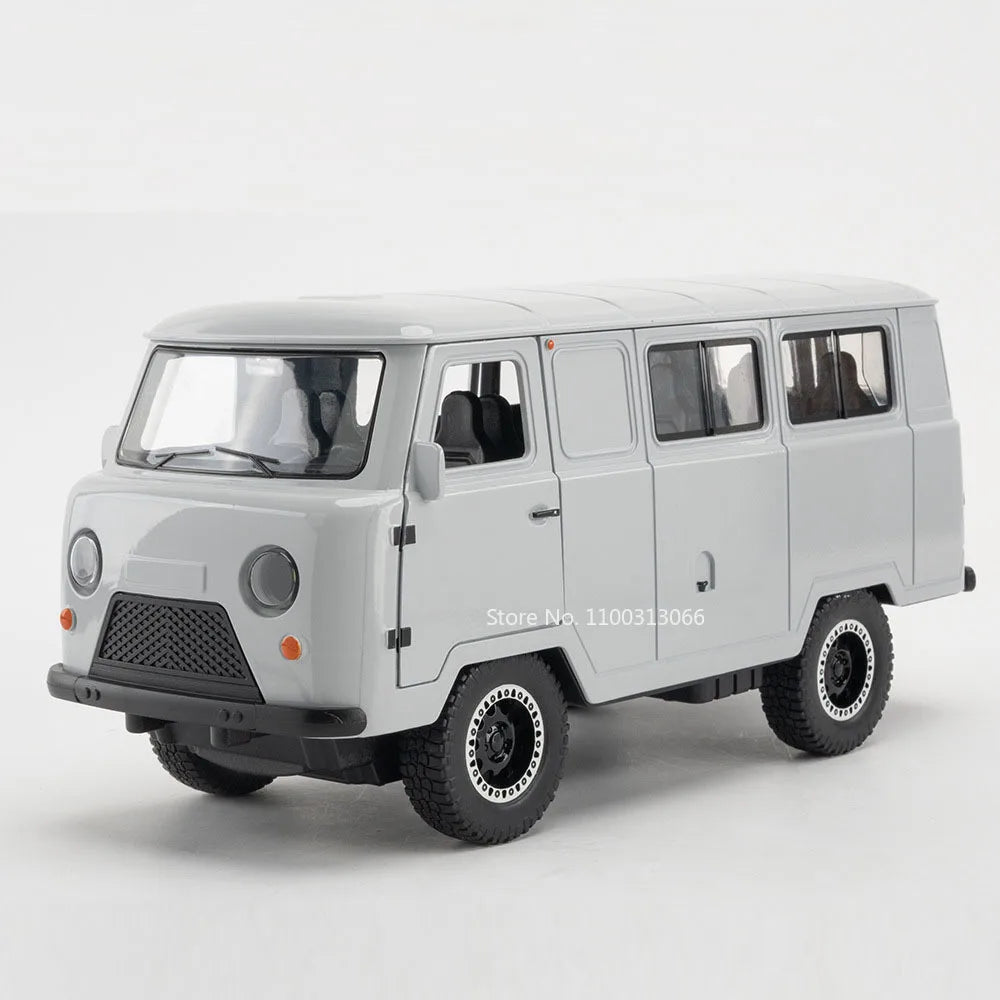 1/18 Russia UAZ Van