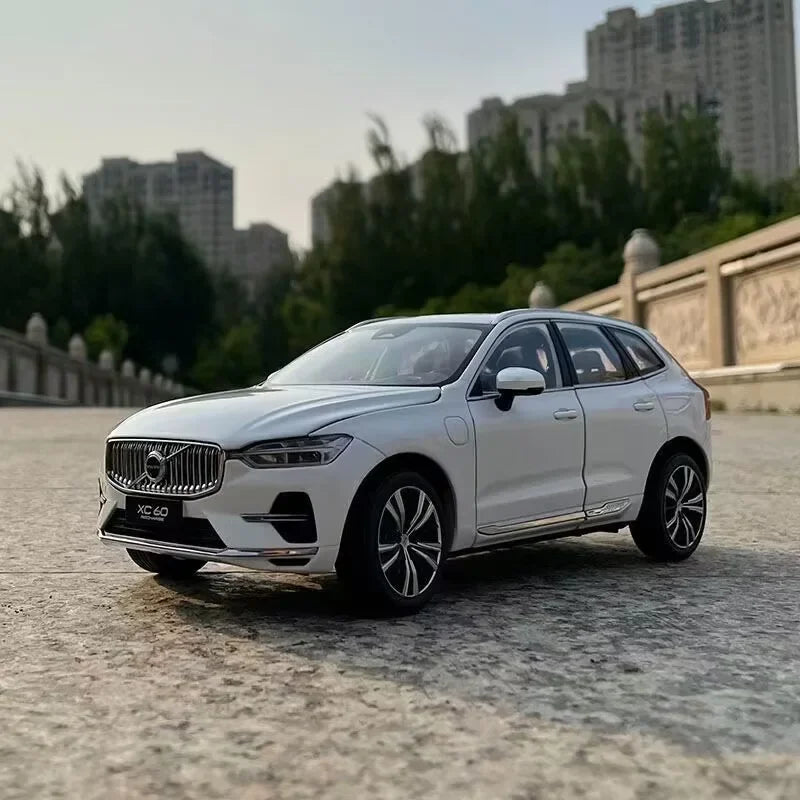 New 1:18 2023 XC60 SUV Alloy Car Model Diecast Metal Vehicles Car Model High Simulation Collection Childrens Toy Gift Decoration