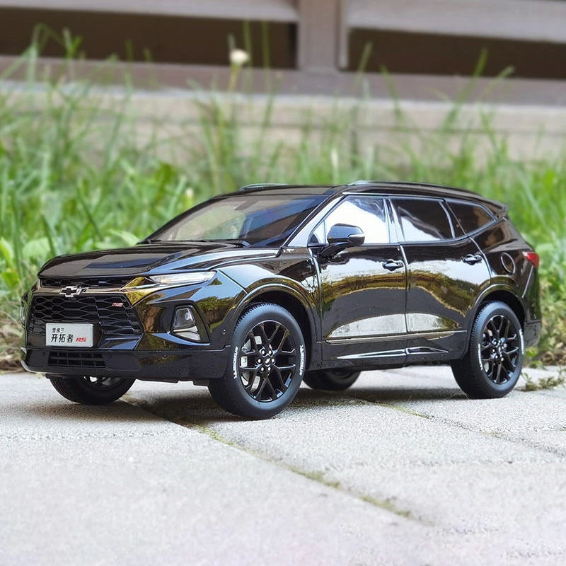 1:18 Chevrolets Blazer SUV Alloy Car Model Diecasts Metal Off-road Vehicles Car Model High Simulation Collection Kids Toys Gifts