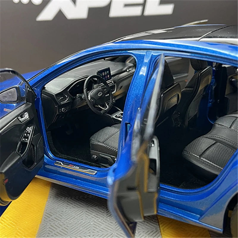 Large Size 1:18 FOCUS Alloy Car Model Diecasts Metal Toy Vehicles Car Model Hgh Simulation Collection Childrens Gifts Decoration