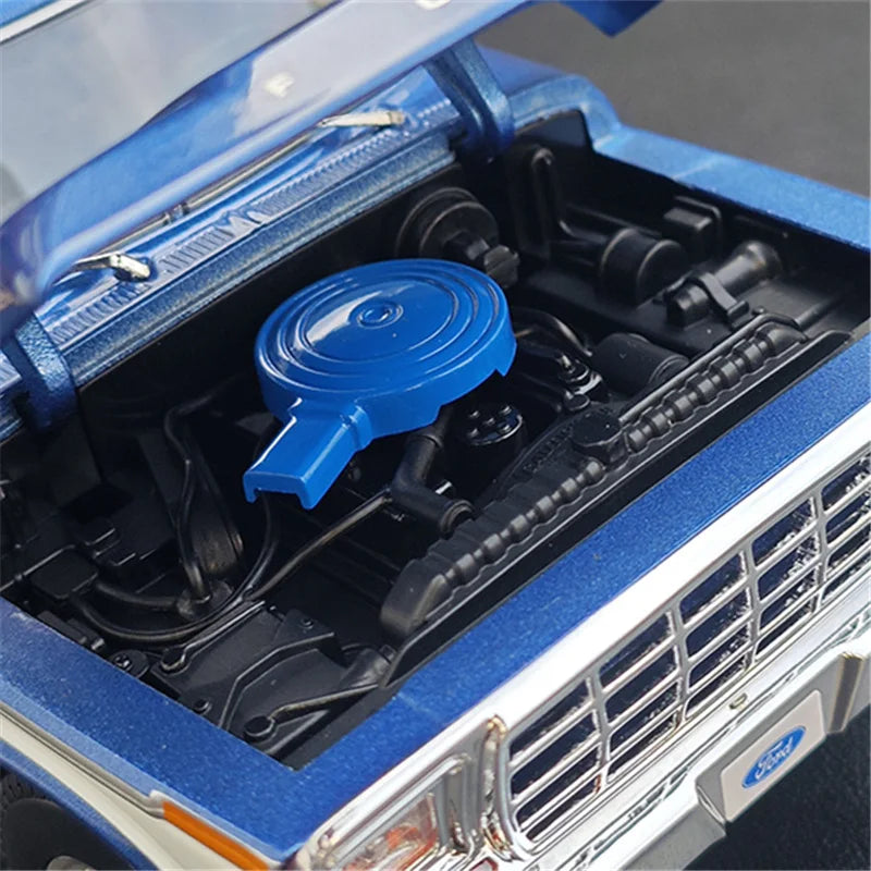 1:18 1979 Ford F150 Pickup Alloy Car Model Diecasts Metal Off-road Vehicles Car Model Simulation Collection Childrens Toys Gifts