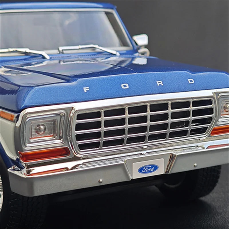 1:18 1979 Ford F150 Pickup Alloy Car Model Diecasts Metal Off-road Vehicles Car Model Simulation Collection Childrens Toys Gifts
