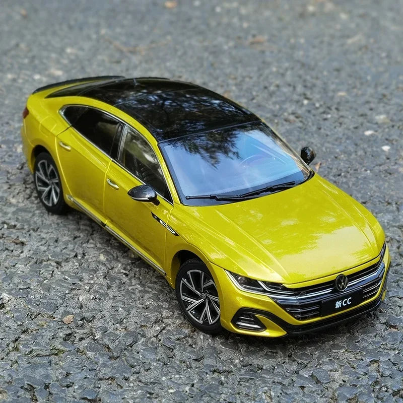 1:18 Original 2021 Volkswagen CC diecast alloy model, children's collection of decorative toys, holiday gifts for children.