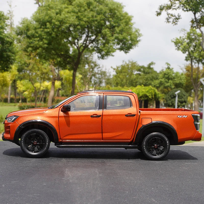 Diecast 1/18 Scale ISUZU D-MAX Pickup 2023 Model Alloy Car Model Toys for Boys Gift