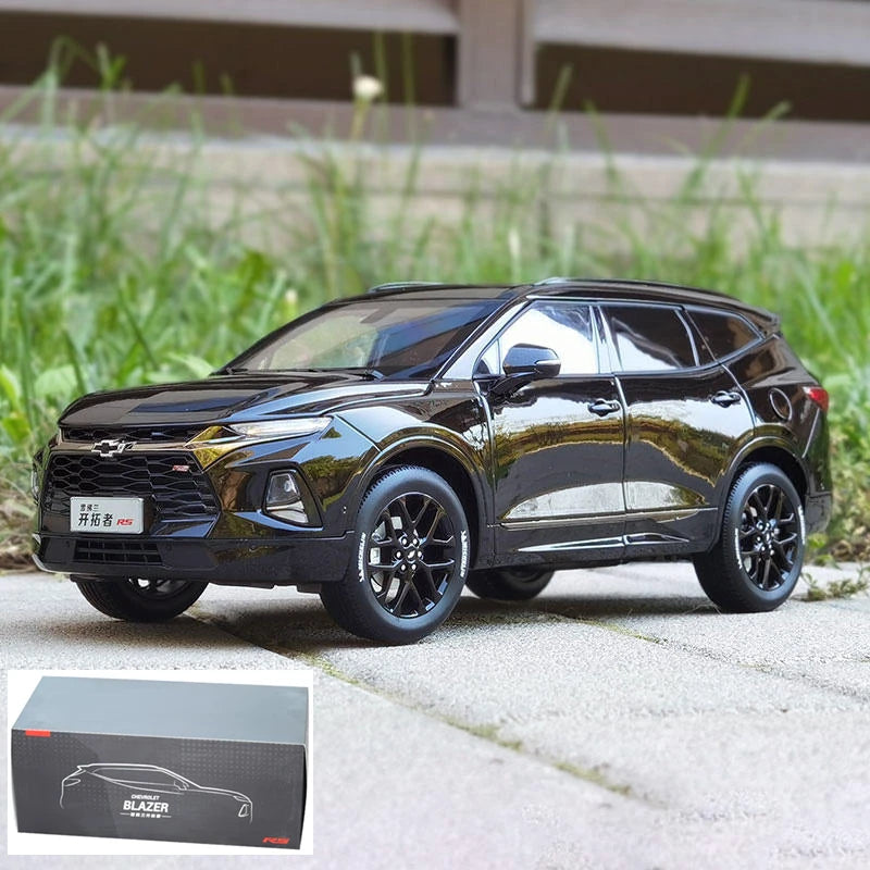 1:18 Chevrolets Blazer SUV Alloy Car Model Diecasts Metal Off-road Vehicles Car Model High Simulation Collection Kids Toys Gifts