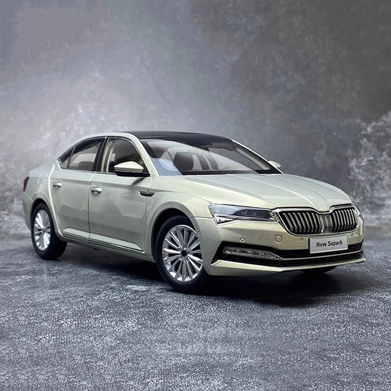 Original 1:18 New Superb Alloy Car Model Collection +small gift
